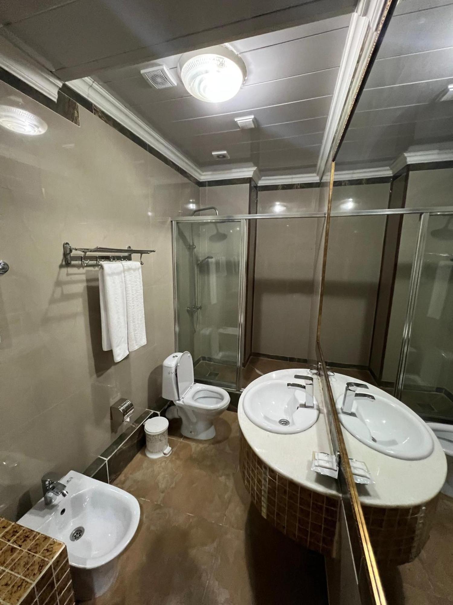 Sary Arka Hotel Schymkent Zimmer foto